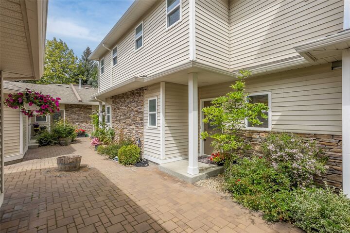 Photo de la propriété: 4049 Lakeshore Road 104 BC V1W 1V7