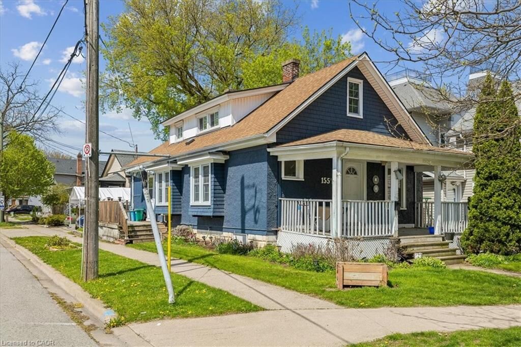 Property Photo: 155 1/2 Lake Street Main ON L2R 5Y5