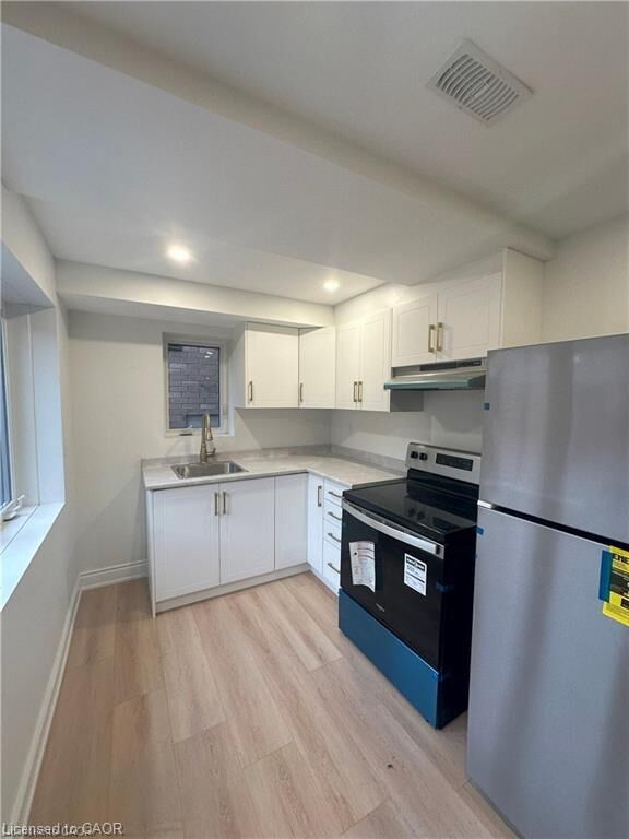 Property Photo:  88 Scarletwood Street Lower  ON L8J 0K8 