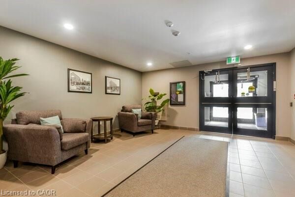 Property Photo:  456 Lorne Avenue 309  ON N5A 6S4 