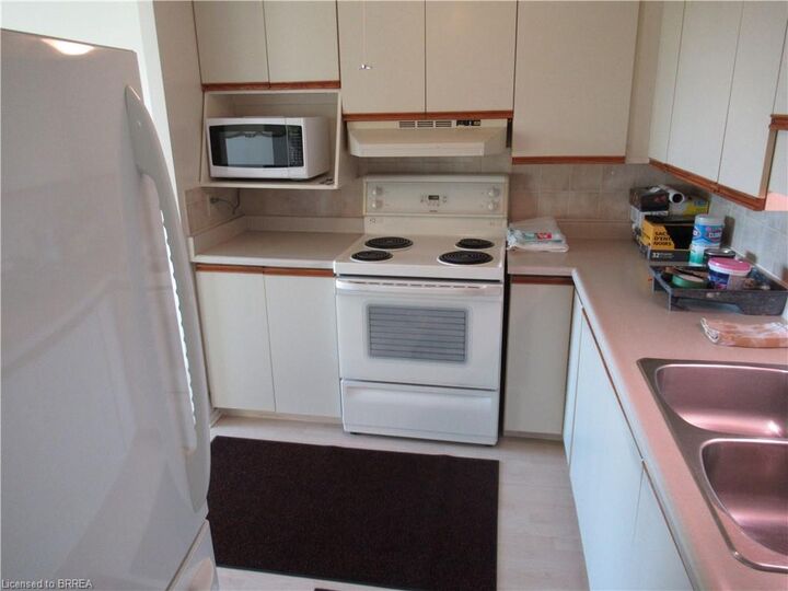 Property Photo: 421 Fairview Drive 401 ON N3R 7M3