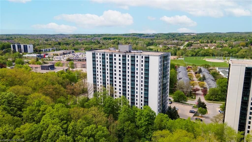 Property Photo: 55 Green Valley Drive 1502 ON N2P 1Z6