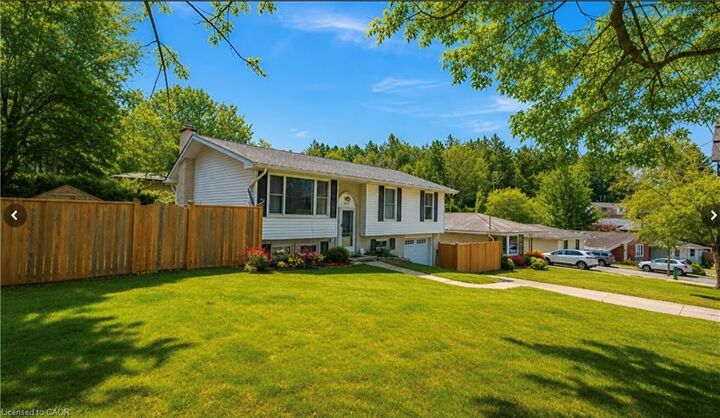 Property Photo:  106 Oakwood Avenue  ON N3Y 1H9 