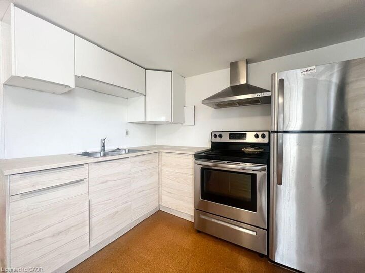 Property Photo:  112 West Avenue N 3  ON L8L 5C3 