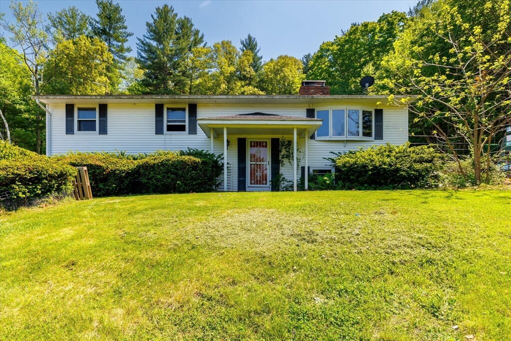 Property Photo:  69 Sandersdale  Rd  MA 01507 