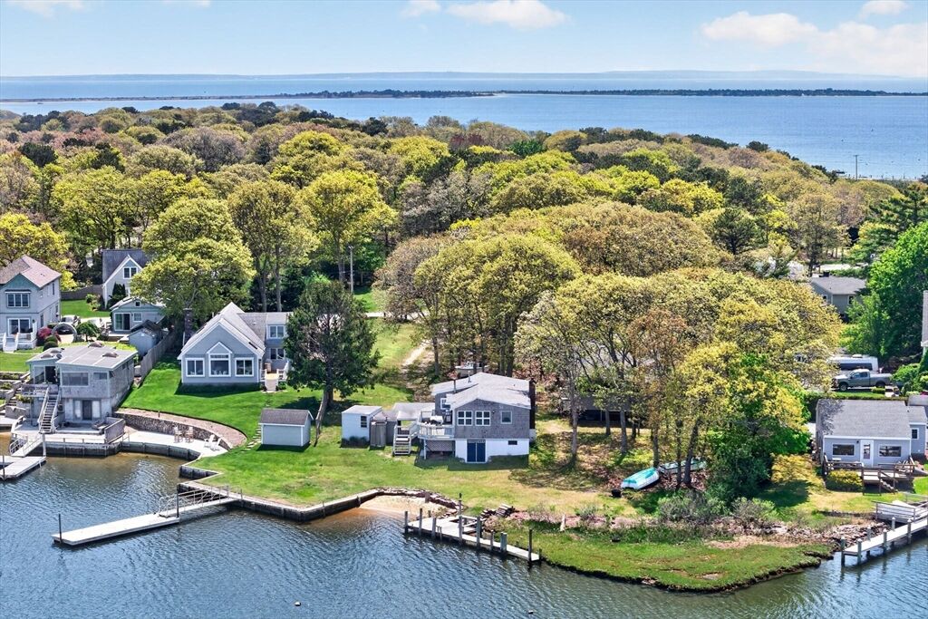 Property Photo:  11 Clamshell Ln  MA 02649 