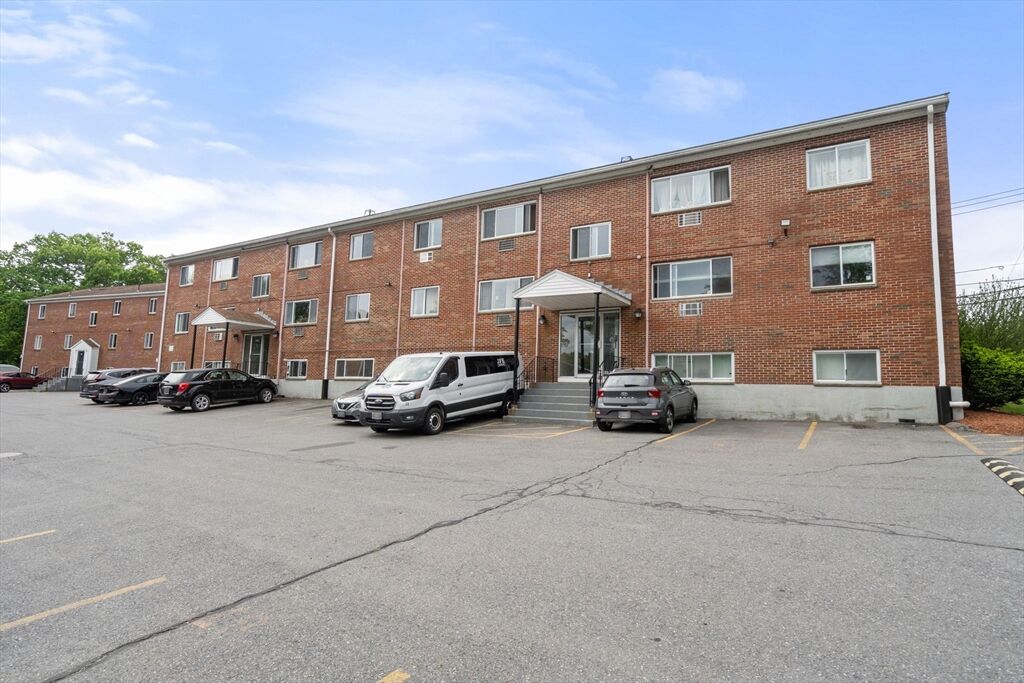 Property Photo:  135 Winthrop St 4A  MA 01702 