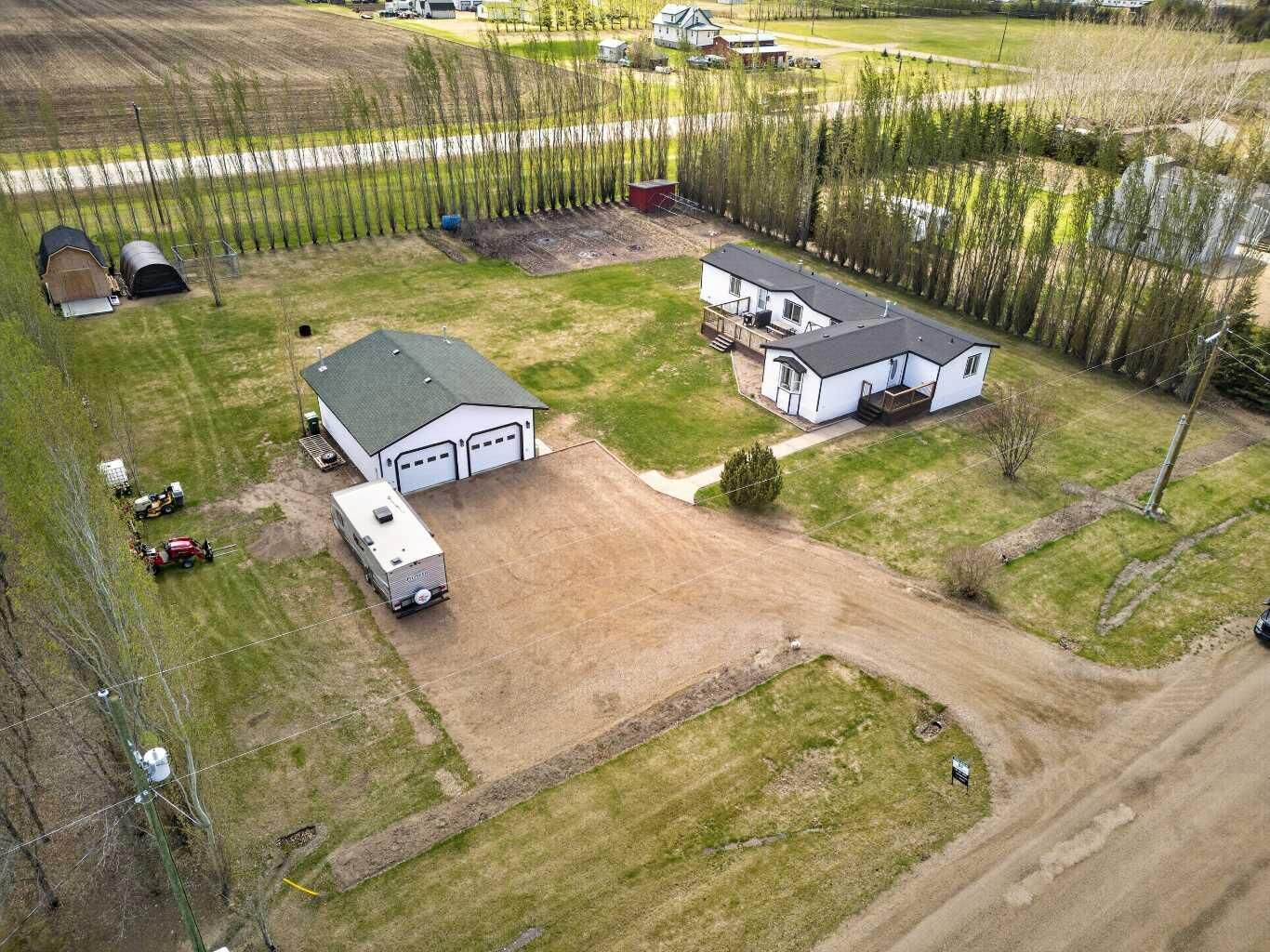 Property Photo:  9229 95 Avenue  AB T0H 2H0 