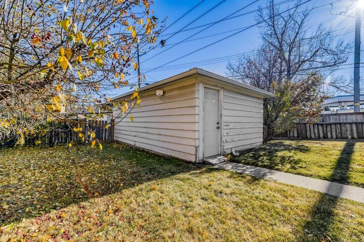Property Photo: 3452 37 Street SW AB T3E 3C1