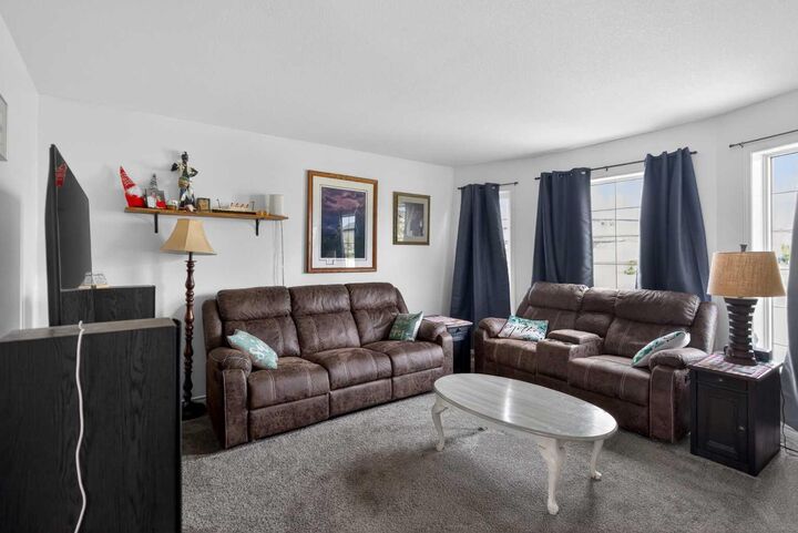 Property Photo:  8513 102A Avenue  AB T8X 0K1 