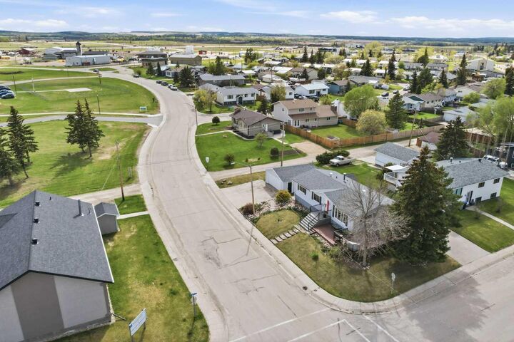 Property Photo: 4508 45 Street AB T0E 1N0