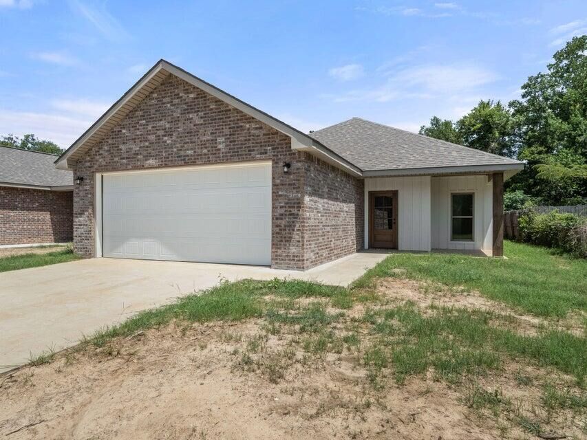 Property Photo:  1281 Miller  LA 70634 