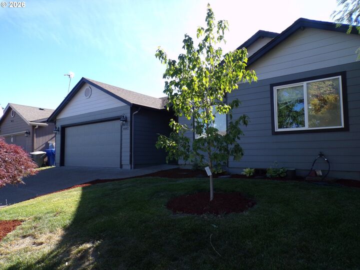 Property Photo:  1662 Cherry Bark Ct  OR 97317 