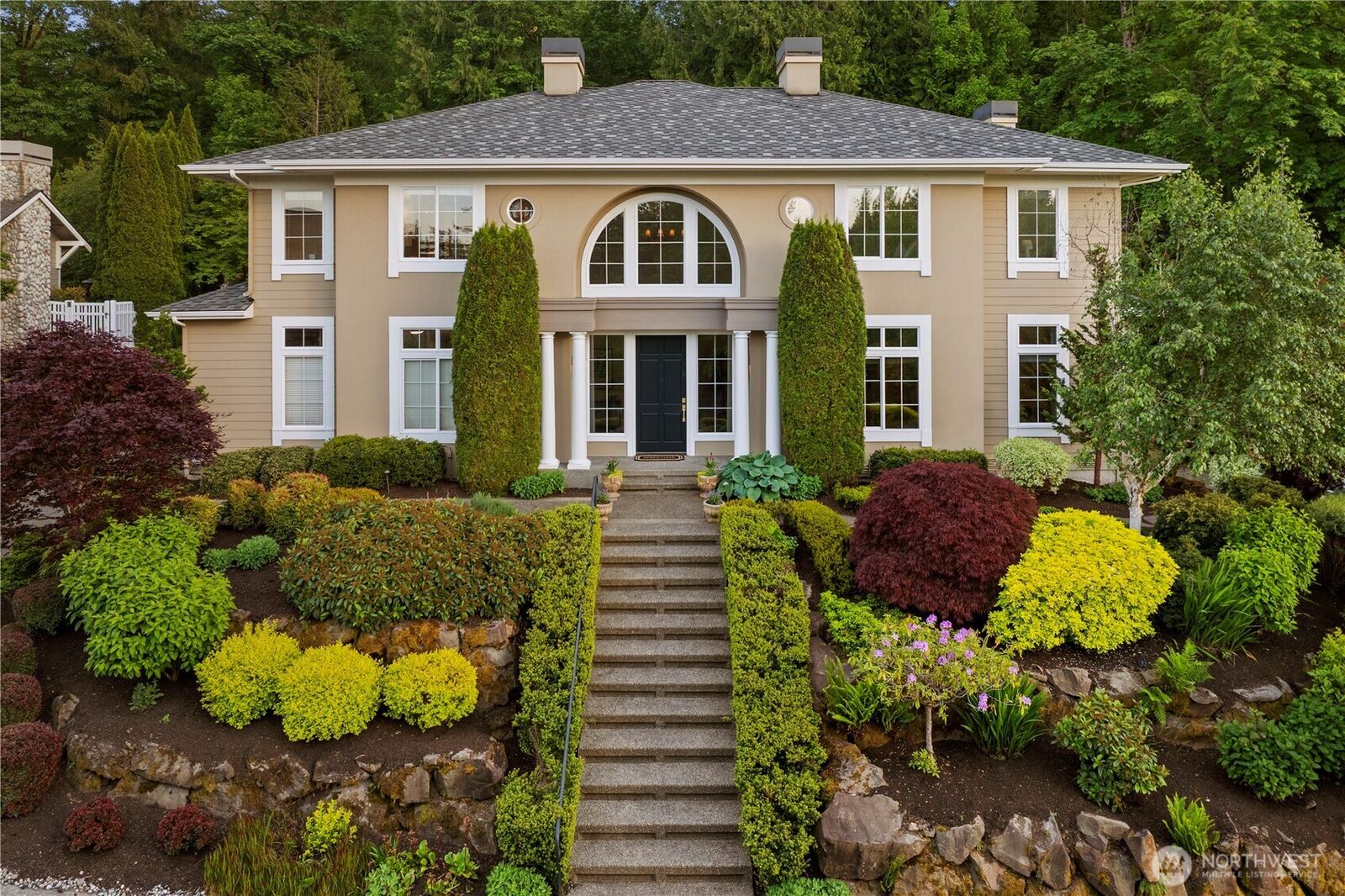 Property Photo:  23115 SE 44th Street  WA 98075 