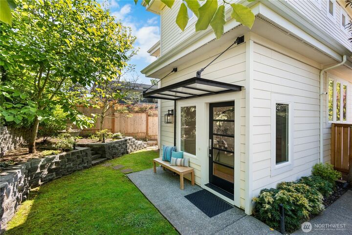 Property Photo: 1418 Market Street WA 98033