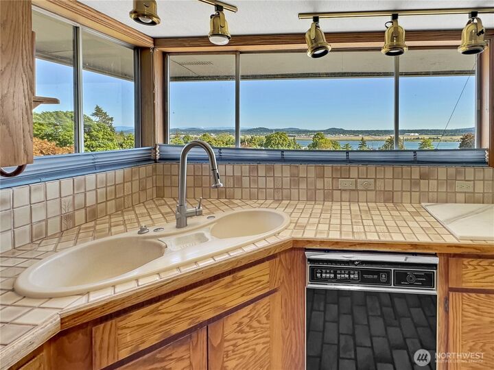 Property Photo: 6814 Sleret Avenue WA 98664