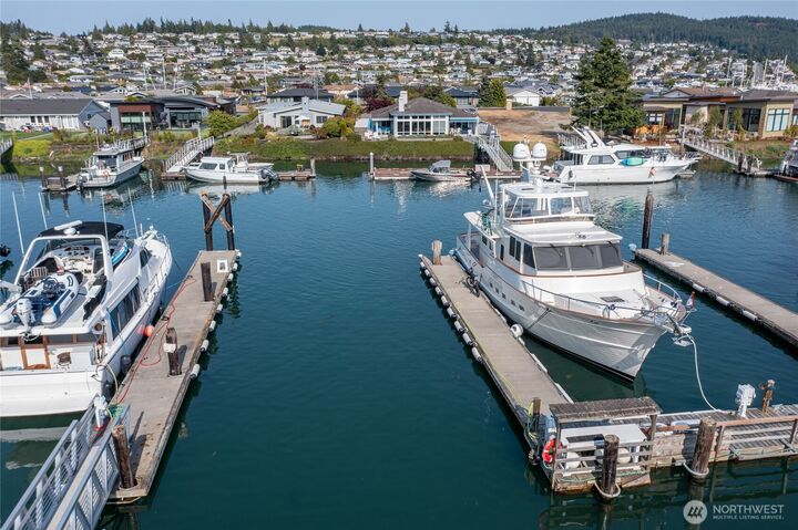 Property Photo: 1909 Skyline Way F WA 98221