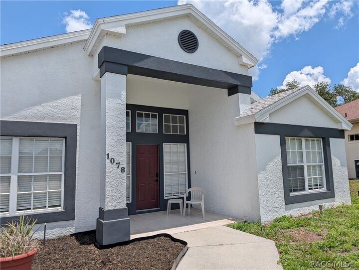 Property Photo: 1078 S Softwind Loop FL 34461