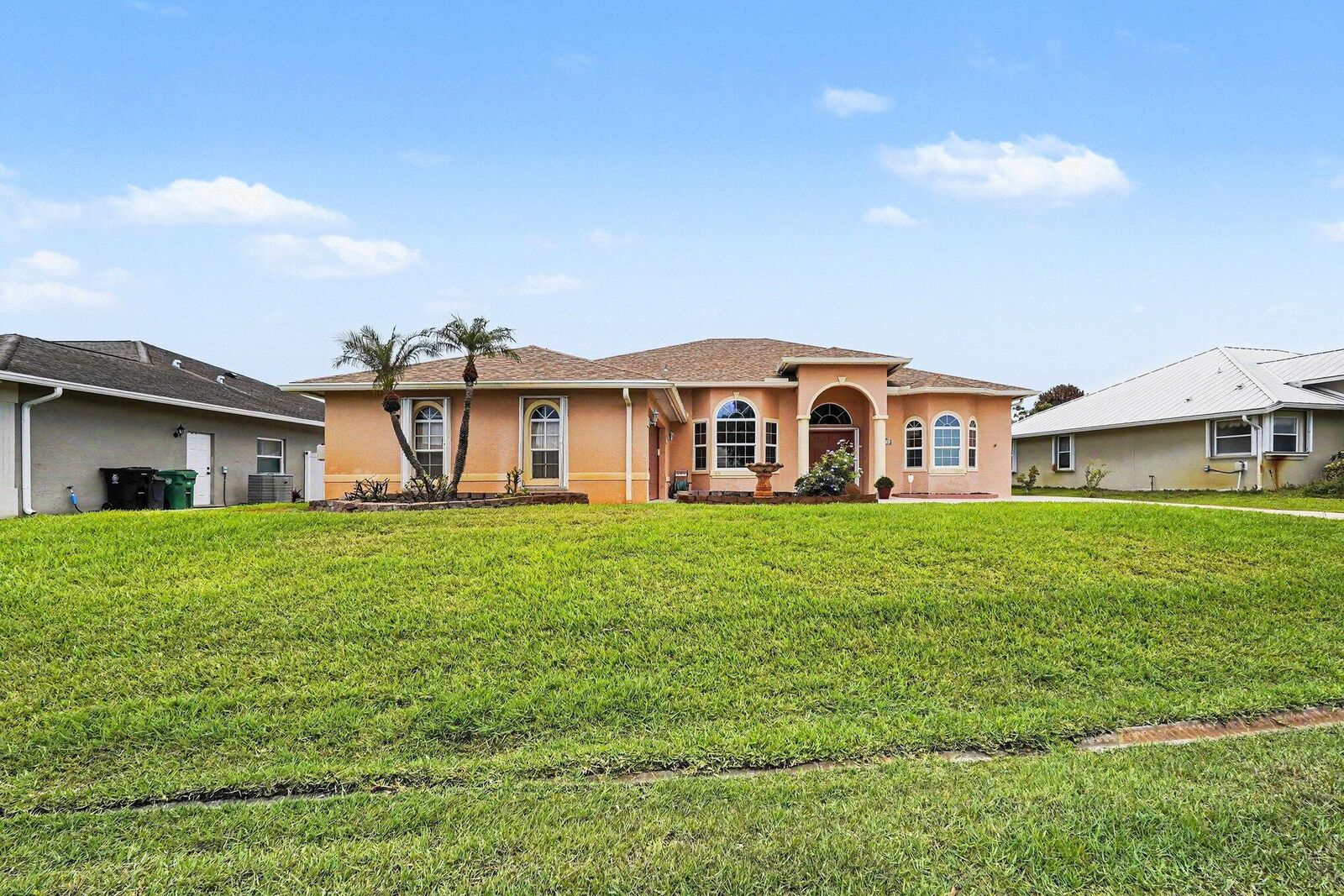 Property Photo:  3306 SE Ford Lane SE  FL 34984 