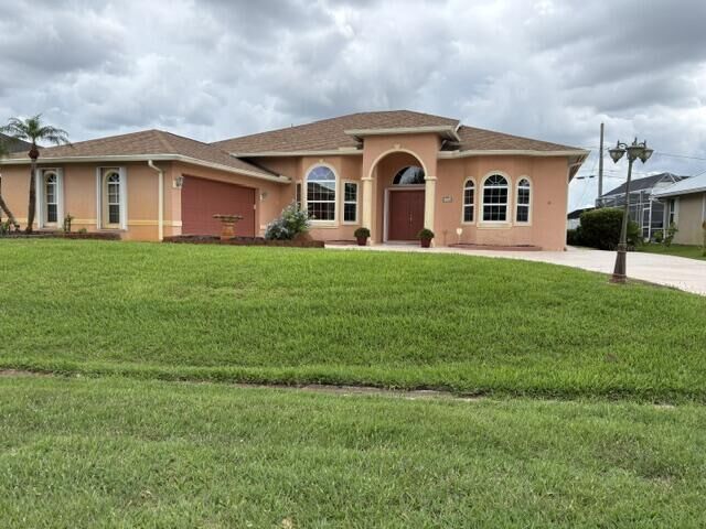 Property Photo: 3306 SE Ford Lane SE FL 34984