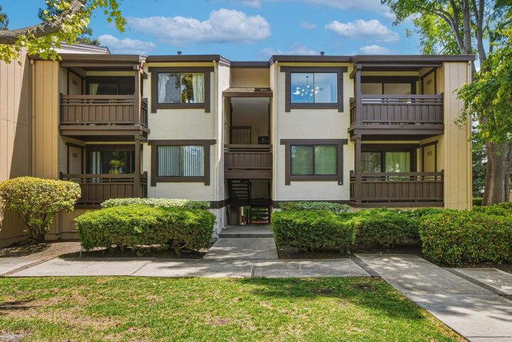 Property Photo:  765 San Antonio Road 52  CA 94303 
