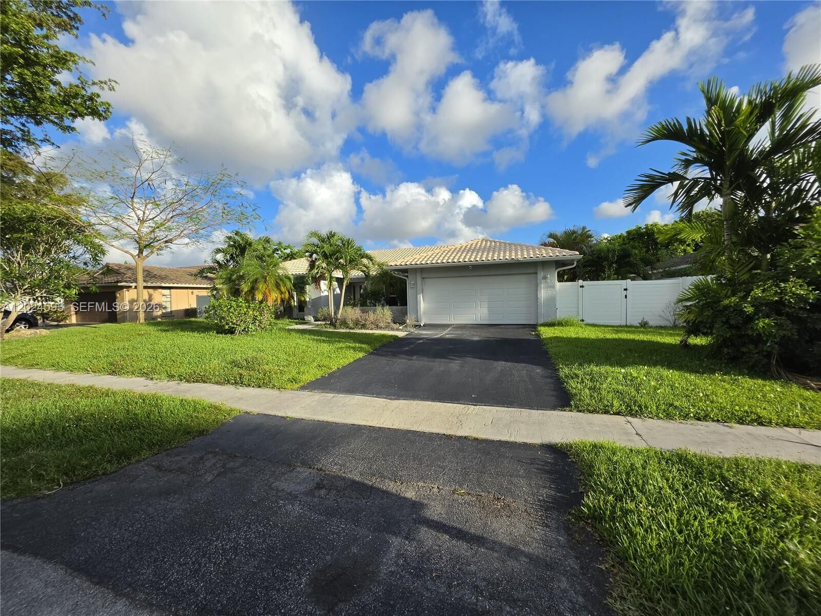 Property Photo: 9090 NW 11th Ct FL 33322