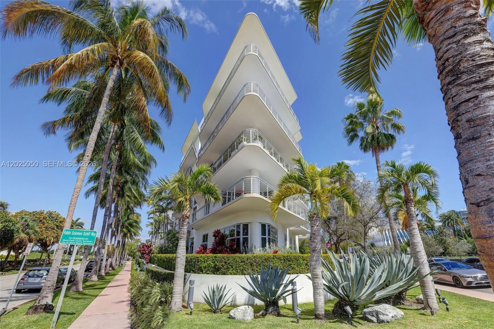 Property Photo: 2001 Meridian Ave 101 FL 33139