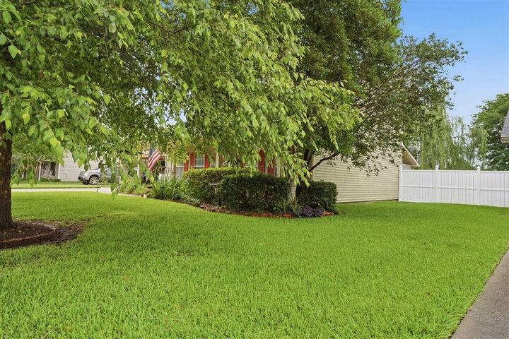 Property Photo:  129 Vanessa Avenue  LA 70605 