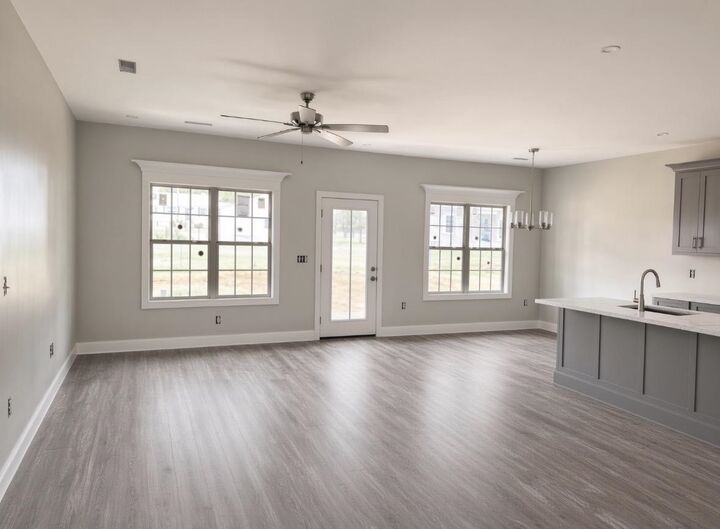 Property Photo: 803 Michigan Ave AL 35661