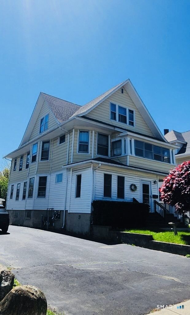 Property Photo: 1581 West Broad Street CT 06615