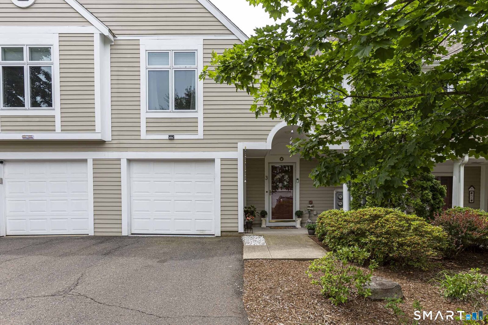 Property Photo:  3 Centerbrook Court  CT 06001 