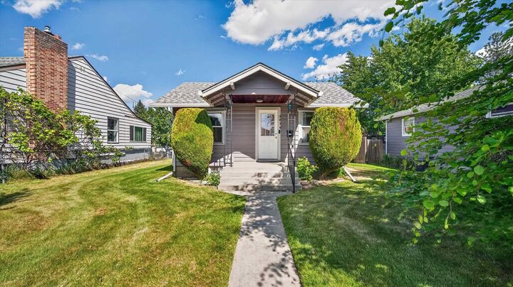 Property Photo:  5014 N Elm St  WA 99205 