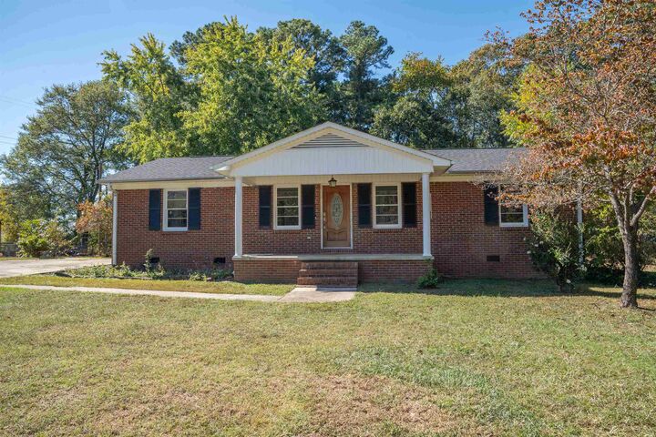 Property Photo: 157 Sunset Drive SC 29330