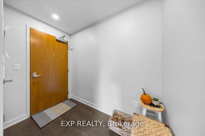 Property Photo: 101 Queen Street 910 ON K1P 0B7