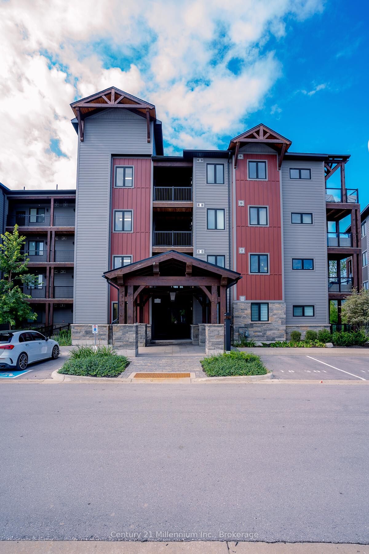 Property Photo: 20 Beckwith Lane 103 ON L9Y 0C7