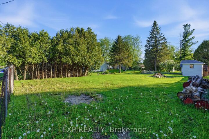 Property Photo: 4 Montcalm Street ON K0A 1E0