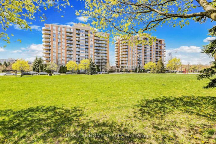 Property Photo: 1140 Parkwest Place 502 ON L5E 3K9