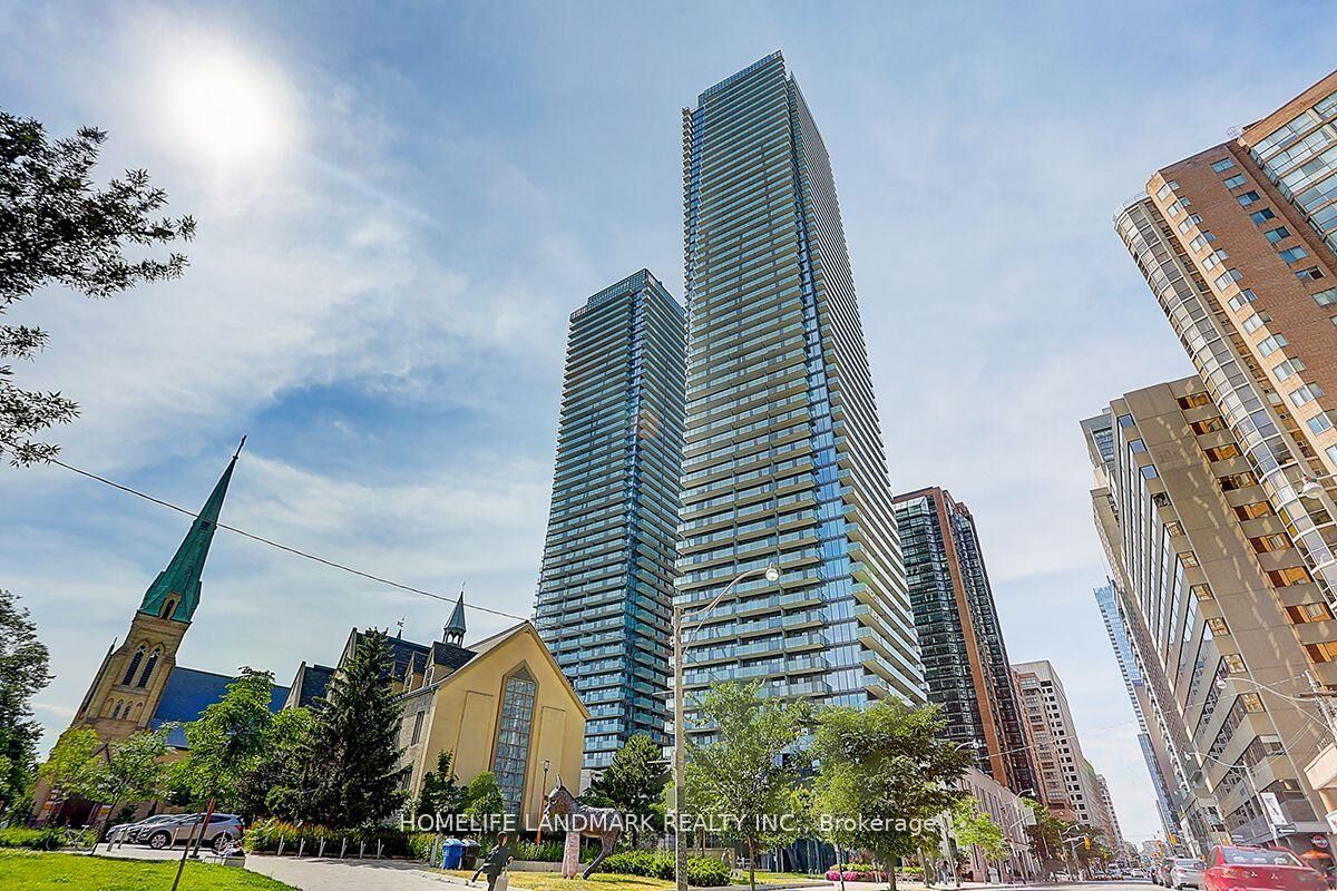 Property Photo: 65 St Mary Street 3411 ON M5S 0A6