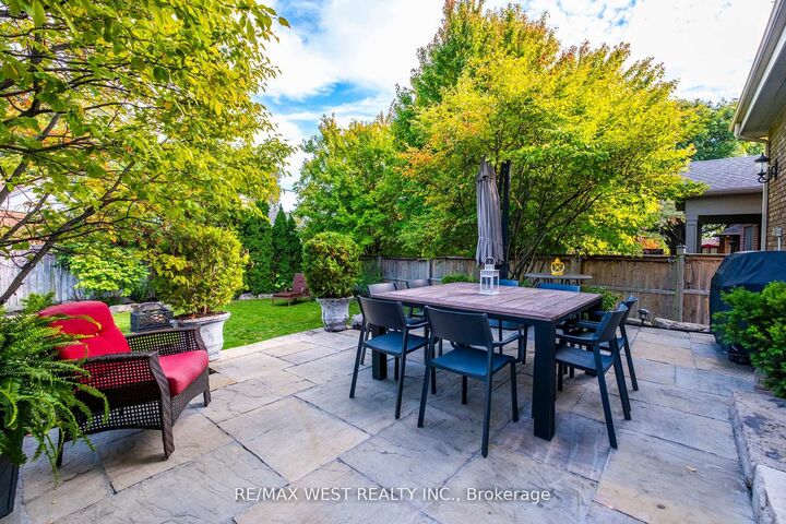 Property Photo:  11 Tremont Road  ON M9B 3X3 