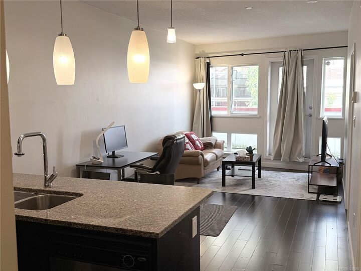 Property Photo: 99 Chapel St 412 BC V9R 5H3