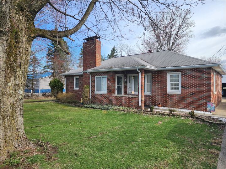 Property Photo:  907 Arlington Dr  PA 16125 