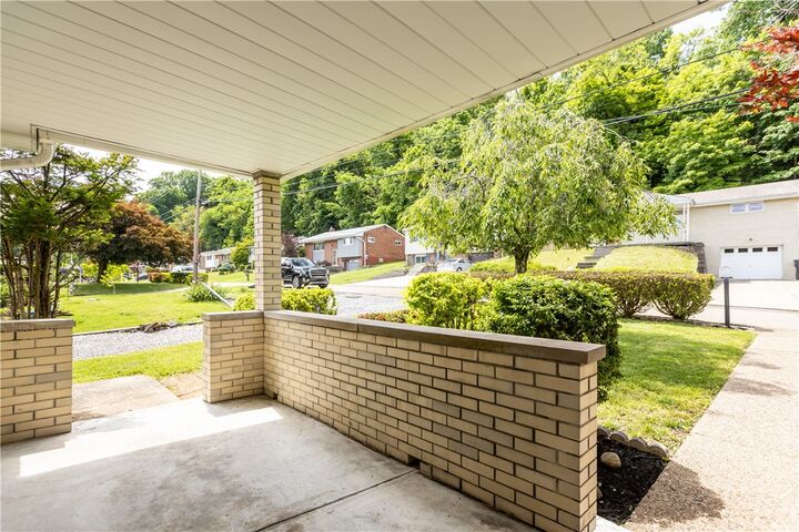 Property Photo:  129 Donmor Drive  PA 15237 