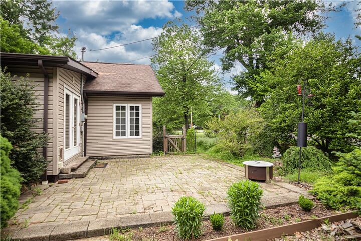 Property Photo:  5261 Richland Rd  PA 15044 