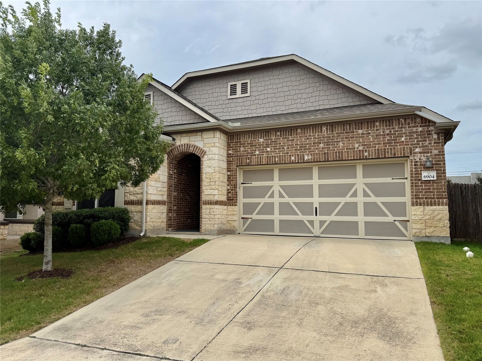 Property Photo:  6904 Ondantra Bend  TX 78744 