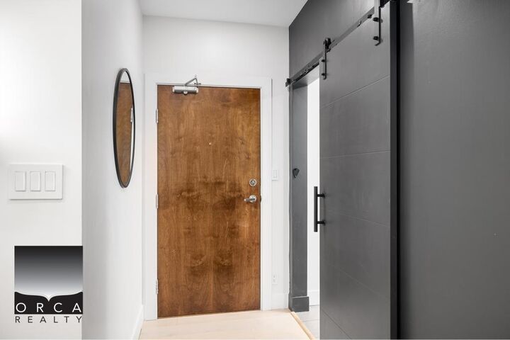 Property Photo:  168 E Esplanade Avenue 301  BC V7L 4X8 