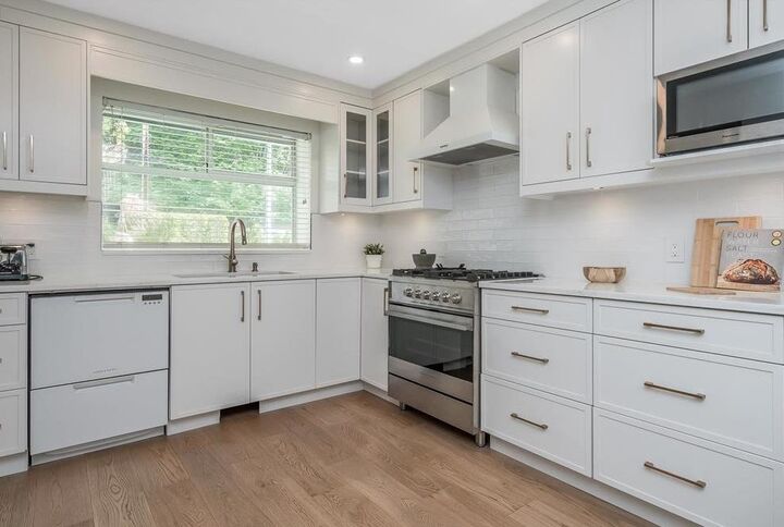 Property Photo:  1618 127 Street  BC V4A 9G2 