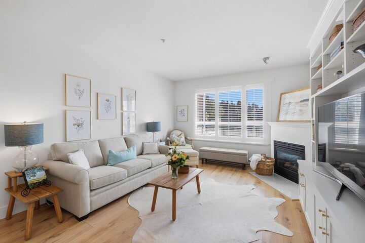 Property Photo: 3151 Connaught Crescent 202 BC V7R 4X6