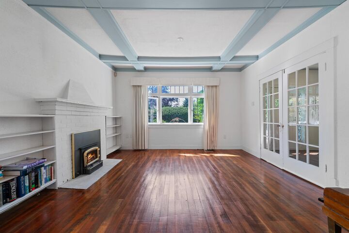 Property Photo: 1376 11th Street BC V7T 2M9