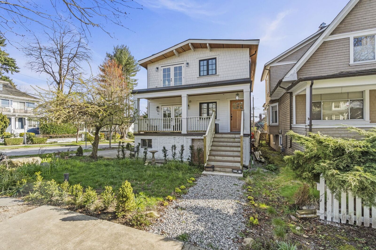 Property Photo: 2072 Kitchener Street BC V5L 2W8