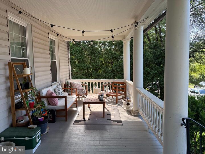 Property Photo:  422 Clifford Street W 1  VA 22601 